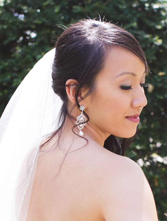 Hochzeit - Crystal Bridal Earrings, Chandelier wedding earrings, Wedding jewelry, Swarovski Crystal Swarovski Pearl, Lisa Earrings