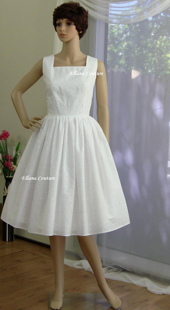 Hochzeit - READY TO SHIP. Daisy - Cotton Eyelet Wedding Dress. Retro Inspired Style.