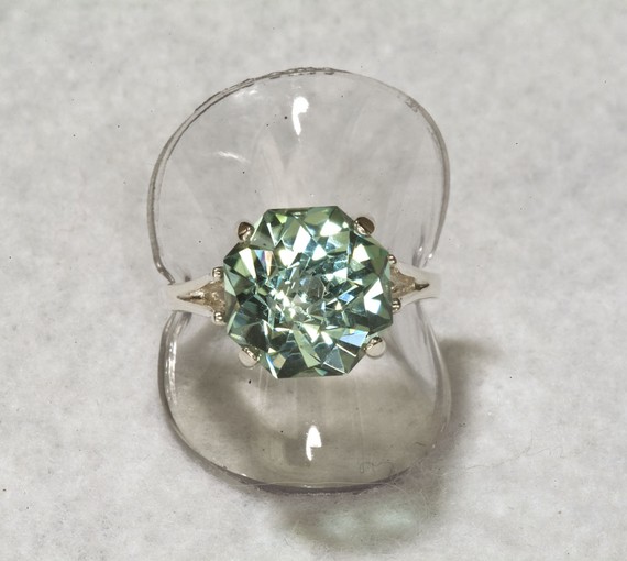 زفاف - Prasiolite Green Amethyst  Rose Petal Cut 9 carat Unique Alternative Engagement Ring