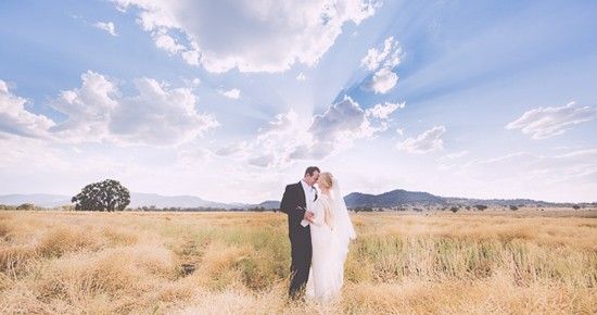 Hochzeit - Carina And Nick’s White Tie Teepee Country Wedding