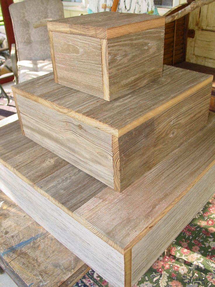 Mariage - 3 Tier Wood Cake Stand Rustic Wedding Cupcake Box Plate Barn Wood Primitive Reclaimed Marriage Vintage Wedding Country