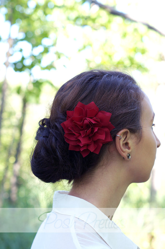 Hochzeit - Garnet Red Flower Hair Clip - Lotus Blossom - With or Without Rhinestone Center