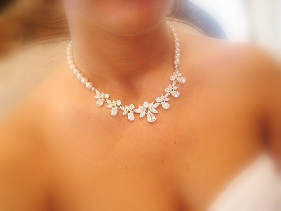 Hochzeit - Pearl Bridal necklace, Bridal jewelry SET, Crystal wedding necklace, wedding jewerly SET, Rhinestone Bridal earrings, Bridal necklace SET