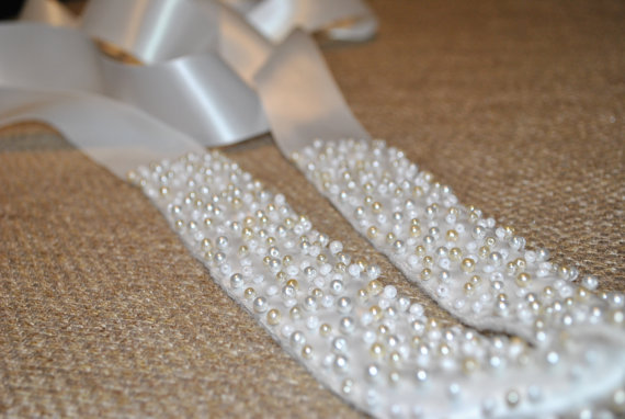 Свадьба - Pearl Bridal Belt - Beaded Wedding Sash: Cream, White