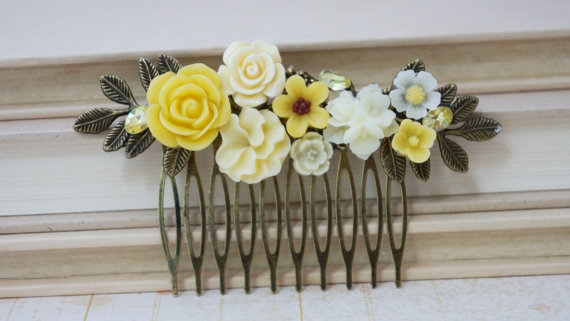 زفاف - Yellow and Ivory flower and crystal hair comb, bridal hair comb, Resin rose hair comb, brass leave No. N34