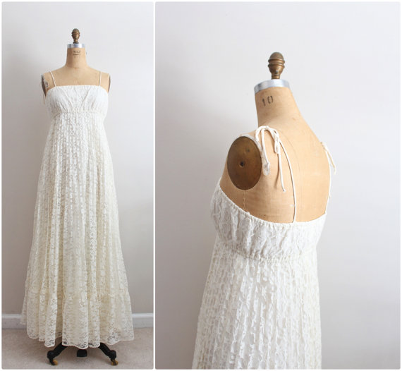 Hochzeit - 70s Boho Wedding Dress / Hippie White Lace Wedding Maxi Dress / Lace Pleated Dress / Size S/M