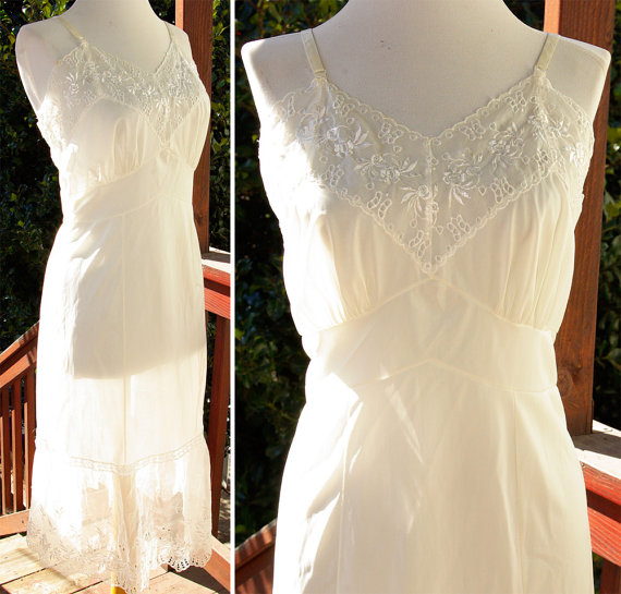 Hochzeit - Snow WHITE 1940's 50's Vintage White Nylon Slip with Intricate Embroidered Lace Details size 38 Medium // by TRIQUETTE