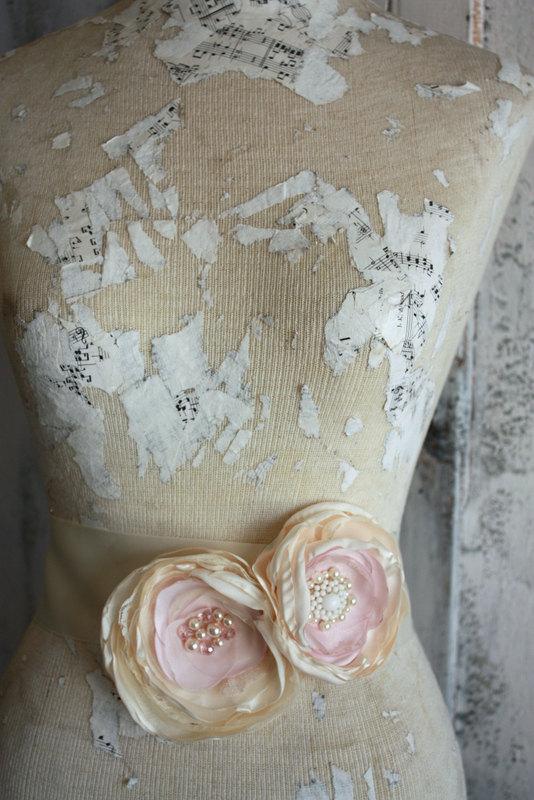 زفاف - Dress sash, Blush and Ivory wedding dress sash, blush and ivory fabric flower sash