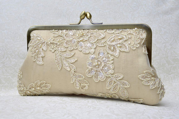 Свадьба - Champagne Lace Pearl Bridal Clutch, Gold Bridal Clutch, Ivory Formal Purse, White Clutch, Lace Wedding {French Lace & Pearl Bridal Kisslock}