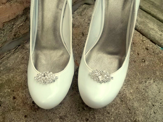 Hochzeit - Rhinestone Shoe Clips, Bridal Shoe Clips, Wedding Shoe Clips, Crystal Clips for shoes, pumps, Anniversary Shoe Clips, Bridesmaids, Shoe Clip