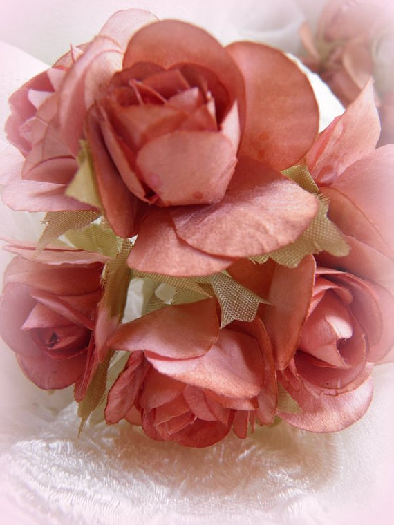 زفاف - 3 Bouquets - Victorian Style Hand Distressed  Antiqued Roses - 18 Roses