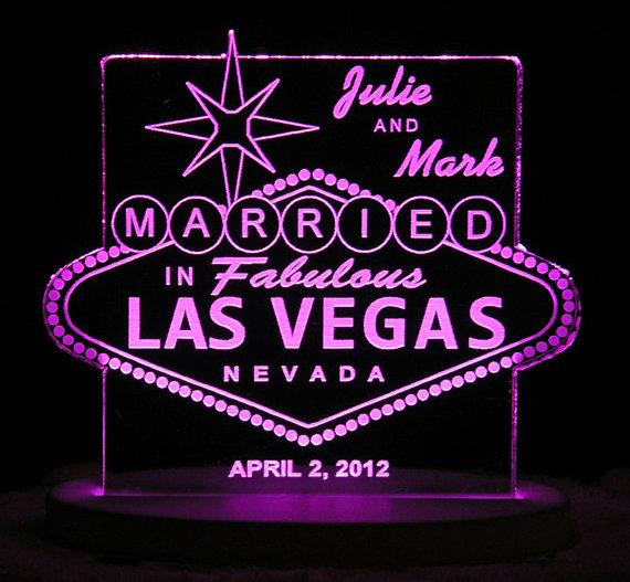 Hochzeit - Las Vegas Wedding Cake Topper - Personalized - Acrylic - Light Option