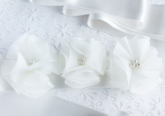 Hochzeit - Ivory Bridal Sash, Flower Wedding Sash, Waist Sash, Floral Sash, Wedding Gown Sash, Prom Flower Sash, Formal Dress Sash, Ivory Floral Sash