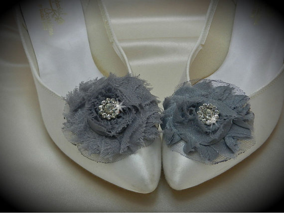 زفاف - Platinum Gray Wedding Shoe Clips with Rhinestone Accent Shabby Rose