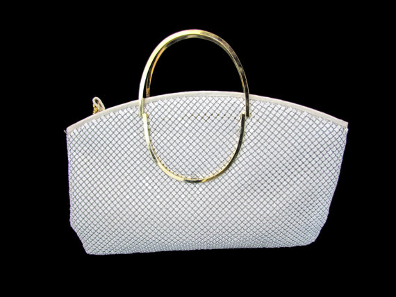 Свадьба - White Metal Mesh Clutch Purse Bag With Gold Handle Evening Clutch Bags Wedding Modernist 1980s Handbags