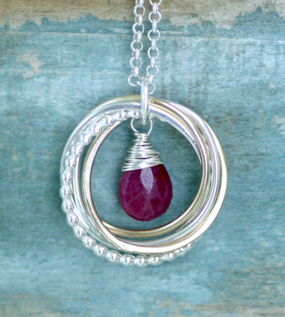 زفاف - Ruby necklace, 50th birthday gift, 5th anniversary gift, July birthstone necklace, 5 linked circles necklace - Lilia