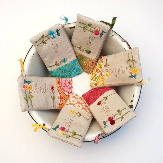 زفاف - Bridesmaid Gift Set, 6 Personalized Clutches, Floral Bags, Custom Made Etsy Wedding Bags, Botanical Wedding Clutches MADE TO ORDER