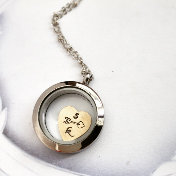 زفاف - Bridal necklace, Personalized jewelry initial necklace, heart jewelry cupid arrow two initials, floating locket, Bridal locket Glass locket