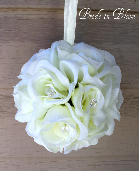 Hochzeit - Wedding flower balls Flower girl pomander kissing ball Wedding decorations Aisle runners