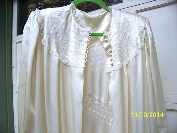 Hochzeit - 1940s glam negligee set peignor and nightgown ivory satin FIA of California original goddess gown