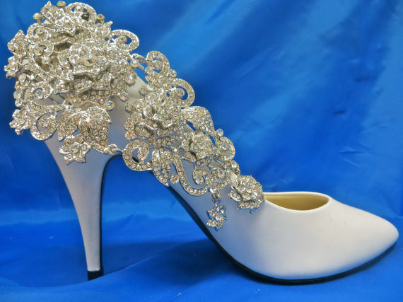 Свадьба - Bridal Shoe Clips,  Manolo Blahnik Shoes, Rhinestone Shoe Clips, Wedding Shoe Clips, Bridal Shoe Accessory