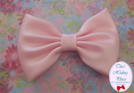 Hochzeit - Pale Pink Satin Fabric Hair Bow, Girls Hairbow, Extra Large Hair Bow, Retro Hair Bow, attachable bow, wedding prom dress bow