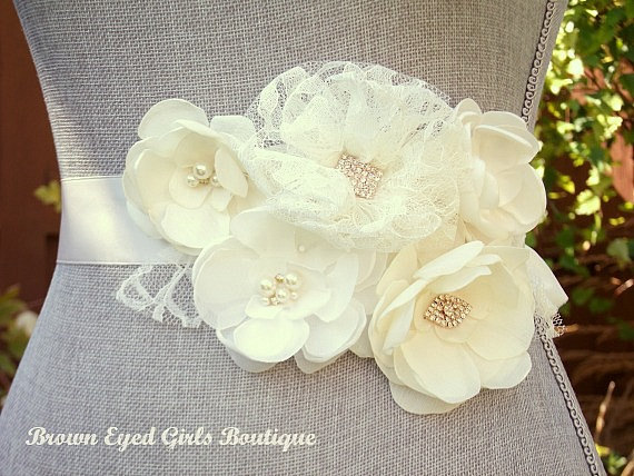 Wedding - Ivory and Cream Bridal Sash, ivory Wedding Sash, Ivory and Cream Wedding Belt