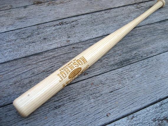 زفاف - Mini Baseball Bat - Custom Engraved Baseball Bat - Personalized Mini Baseball Bat- Groomsmen Gift - Ring Bearer Gift - Party Favor - Trophy