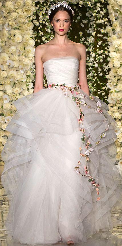 زفاف - Swoon-Worthy Dresses From Bridal Fashion Week