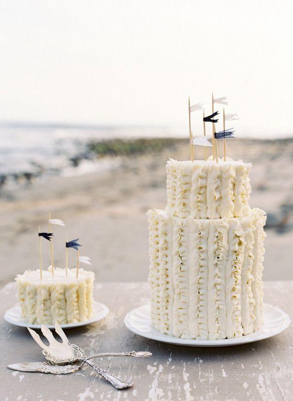 Hochzeit - 15 Ways To Dress Up Your Wedding Cake