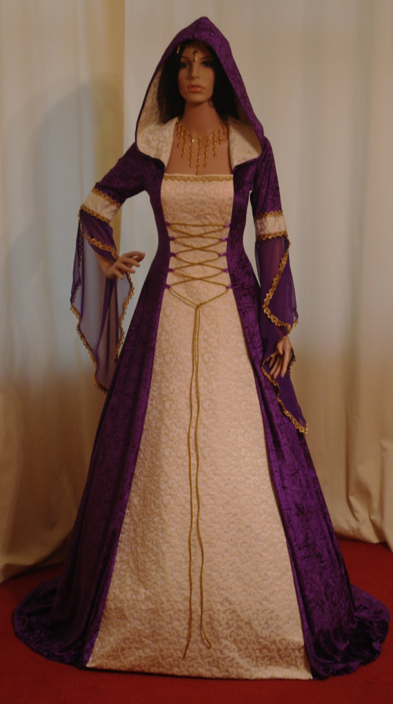 Mariage - celtic wedding dress, medieval dress, handfasting dress, renaissance wedding dress, purple wedding dress, elven dress, custom made