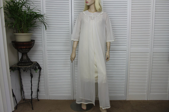 زفاف - Vintage 1970s Shadowline  Nylon Chiffon Peignoir/Robe Size Medium