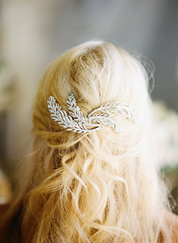 Hochzeit - Swarovski Crystal Feather Hair Clip, Art Deco Bridal Hair Feather, Feather Bridal Fascinator- PLUMES de MARIEE