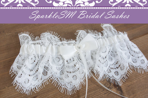 زفاف - Pearl Bridal Garter, Wedding Garter, Rhinestone Pearl Garter, Bridal Garter, SparkleSM Bridal Sashes - Emilia