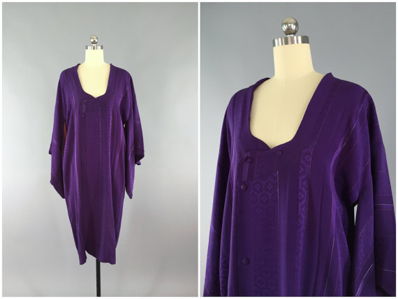 Свадьба - Vintage Silk Michiyuki / Short Robe / Kimono Coat / Kimono Jacket / 1950s Purple Striped Silk