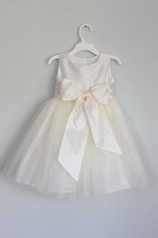 زفاف - The Emily Dress: Handmade flower girl dress, tulle dress, wedding dress, communion dress, bridesmaid dress, tutu dress