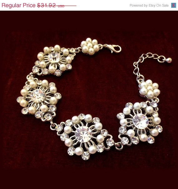Mariage - Bridal bracelet, Wedding jewelry,bridal jewelry, Pearl bracelet, bridesmaid bracelet, rhinestone bracelet, crystal bracelet
