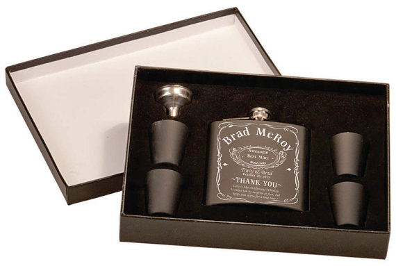 Свадьба - 7 Custom Engraved Flask Set In Presentation Box - Personalized Birthday Flask - Custom Bridesmaid Gift - Custom Groomsmen Gift