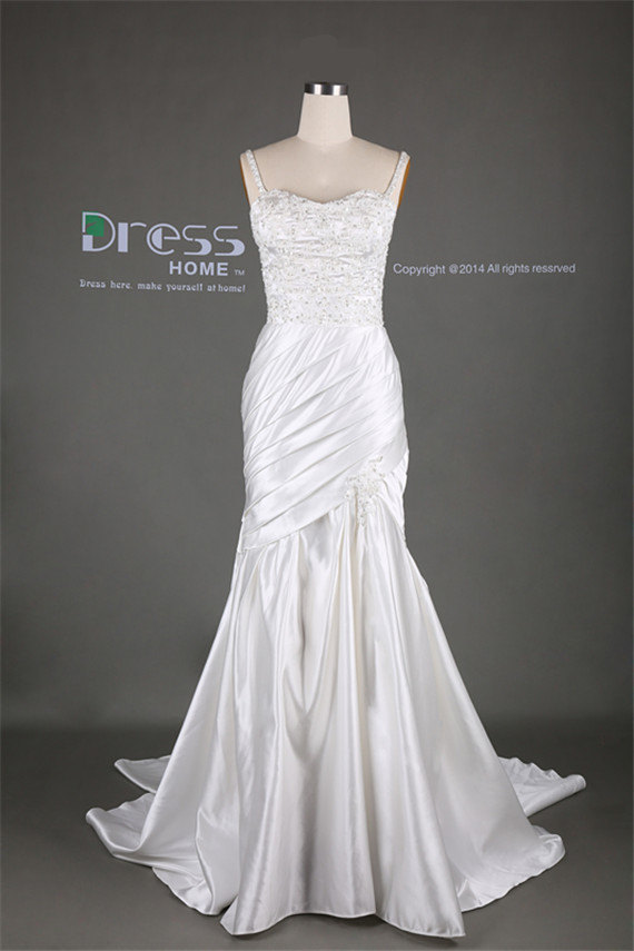 Mariage - Luxury White Sweetheart Spaghetti Straps Beading Lace Mermaid Wedding Dress/Pleats Lace Appliques Long Train Wedding Gown/Bridal Dress DH301