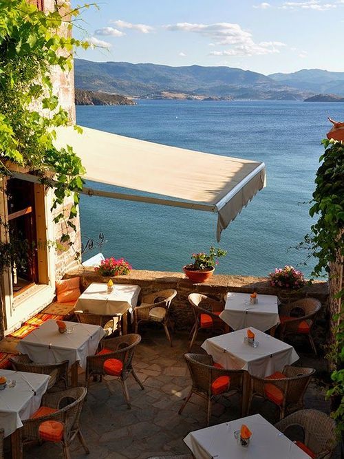 زفاف - Seaside Cafe, Lesvos Greece Photo Via Franchezka