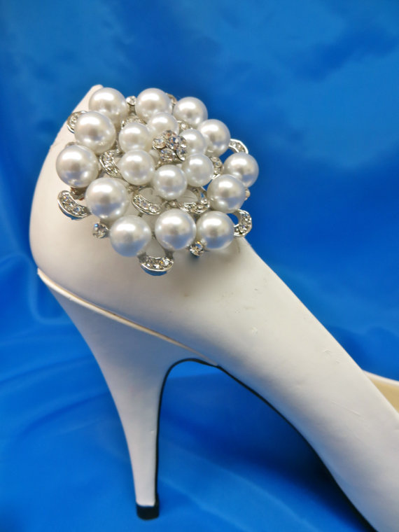 Hochzeit - Bridal Shoe Clips,  Bridal Shoe Accessory,  Wedding Bridal Shoes, Pearl Shoe Clips