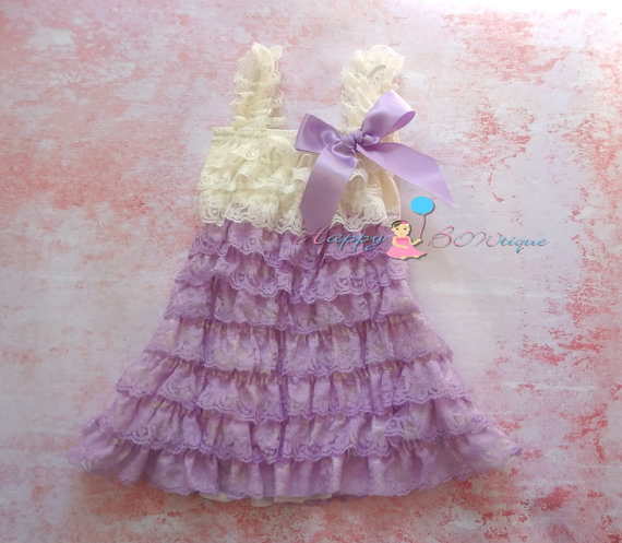 Свадьба - Flower girls dress- Girls Dress- Ivory Lilac Lace Dress,ruffle dress,baby dress,Birthday dress,Ivory Dress Lavender dress,baby girls,Wedding