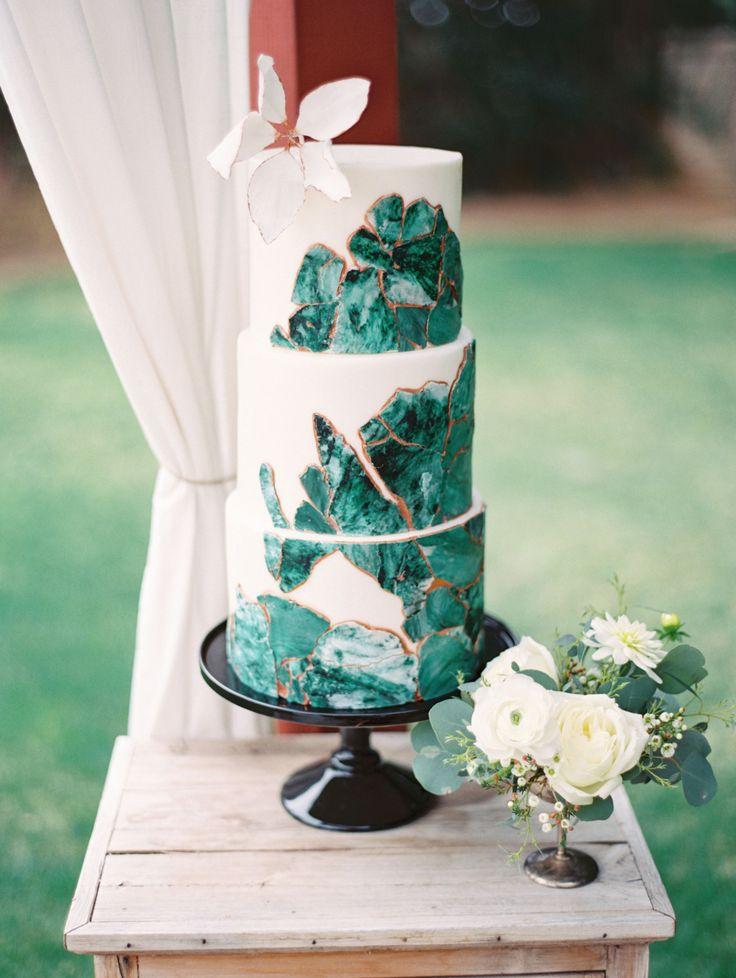 زفاف - Backyard Wedding Inspiration Featured On 100 Layer Cake
