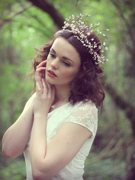 Свадьба - White Rustic Love Hair Wreath, Woodland Wreath, Wedding Hairband