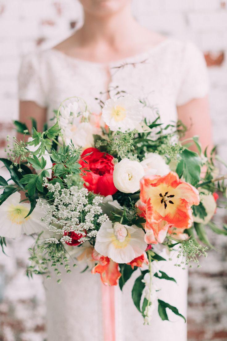 Hochzeit - Red   White Bouquets