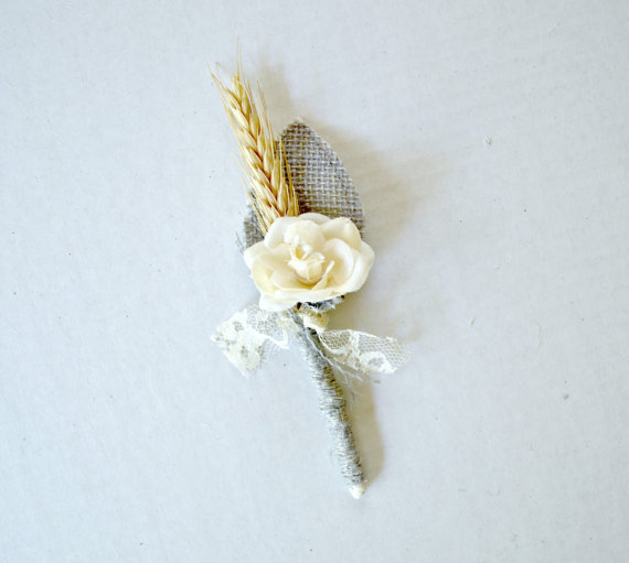 Mariage - Boutonniere Rustic Boutineer Groomsmen Rustic Wedding Burlap Wedding Rustic Boutonnieres For the Groom Ring Bearer Autumn Fall Wedding