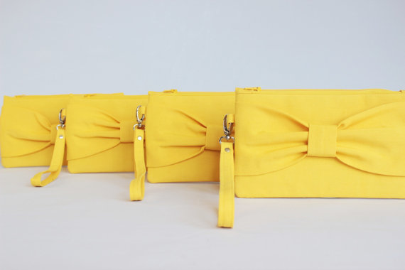 Hochzeit - Promotional sale   -  SET OF 8  - Yellow Bow wristelt clutch,bridesmaid gift ,wedding gift ,make up bag,zipper