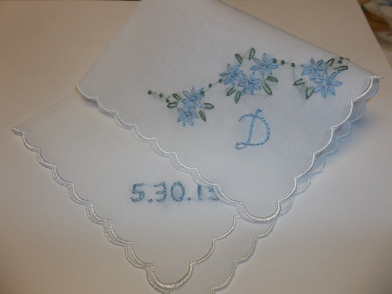 Свадьба - stitched for headoverhooves/personalized something blue wedding handkerchief, handoidered, bouquet wrap, bridal gift, wedding colors welcome