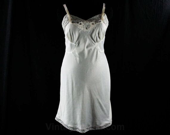 زفاف - Size 18 Satin Full Slip - XL 1950s Lingerie - White Bias Cut - Cutwork Lace Flowers Embroidery - Barbizon - Deadstock - Bust 44.5 - 43729-1
