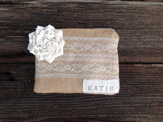 Свадьба - Personalized Wedding Clutch - Burlap clutch - Weddings - Bridal Clutch - you choose the lining and flower color